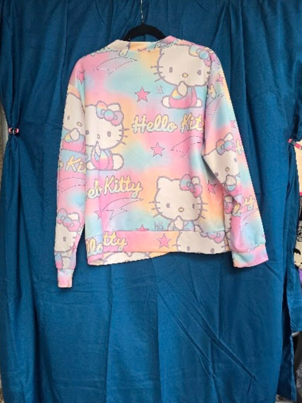 Hello Kitty "Jacket" - Picture 3 of 3